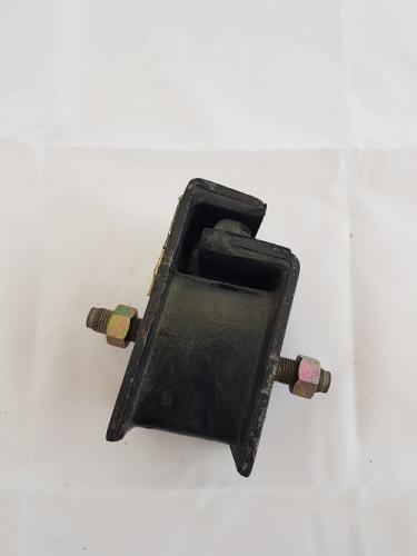 MOUNT, ENGINE FRONT