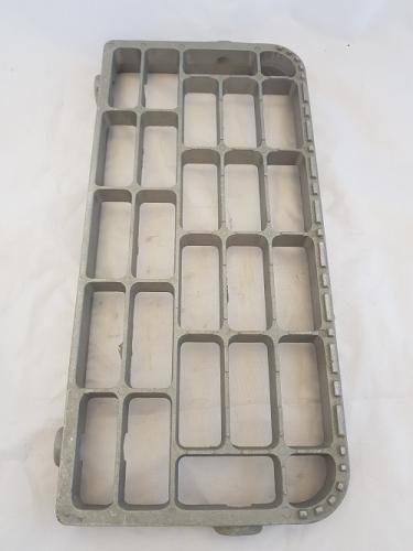STEP, GRATE LOWER