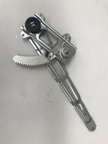 REGULATOR, WINDOW MANUAL R/H 