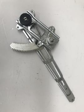 REGULATOR, WINDOW MANUAL R/H 