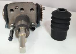 CYLINDER,WHEEL RH REAR