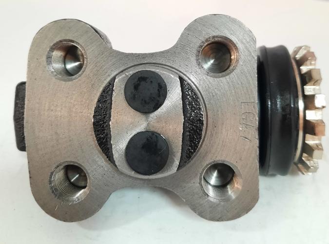 CYLINDER,WHEEL LH FRONT