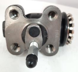 CYLINDER,WHEEL RH FRONT