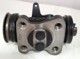 CYLINDER,WHEEL RH REAR