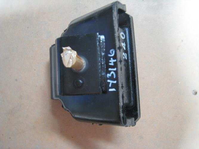 REAR ENGINE MOUNT